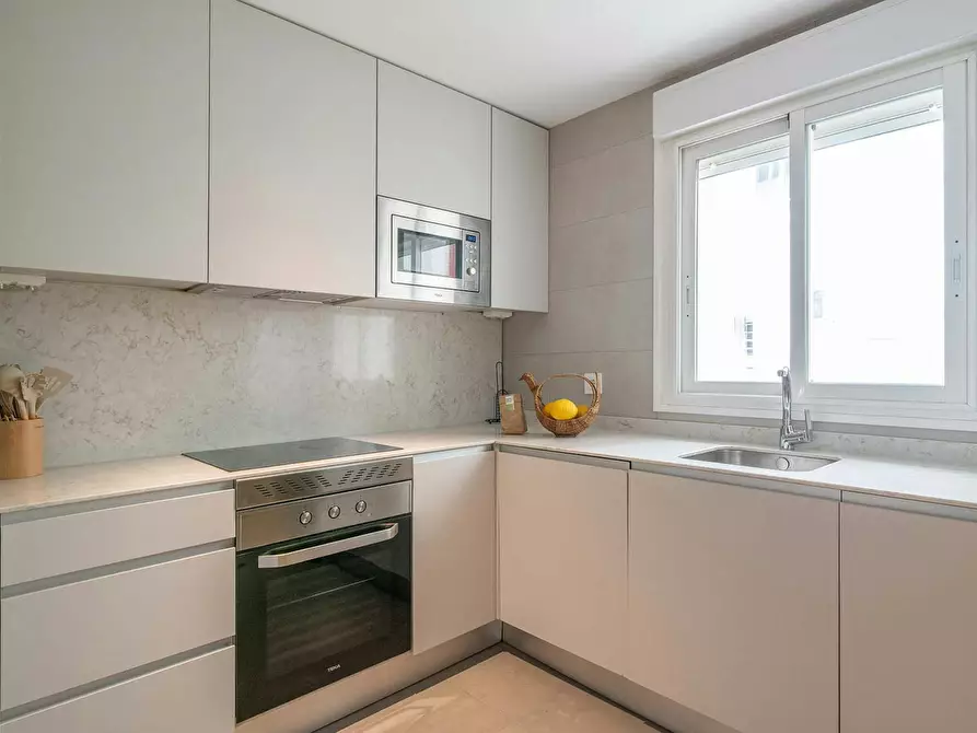 Immagine 6 di Appartamento in affitto  in Calle del Doctor Fleming a Madrid