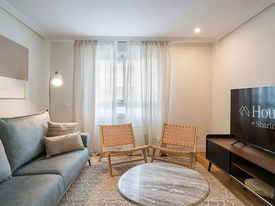 Immagine 1 di Appartamento in affitto  in Calle del Doctor Fleming a Madrid