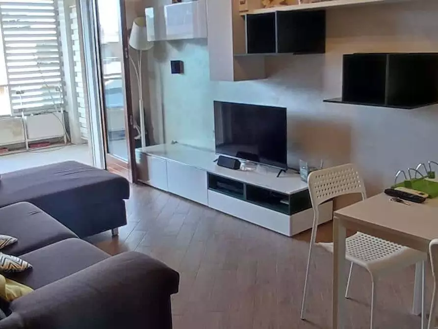 Immagine 2 di Appartamento in affitto  in Via Luigi de Marchi a Roma