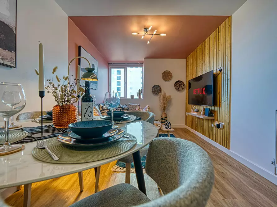 Immagine 5 di Appartamento in affitto  in Isambard Brunel Road a 