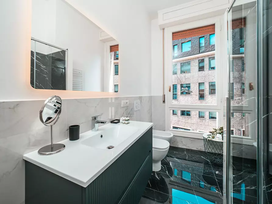 Immagine 5 di Appartamento in affitto  in Via della Chiusa a Milano