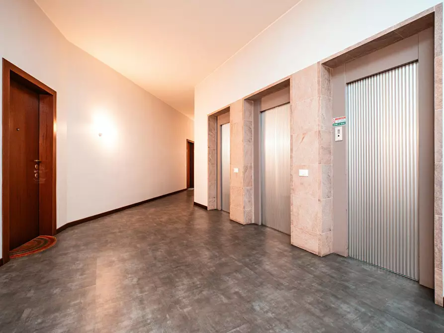 Immagine 8 di Appartamento in affitto  in Via della Chiusa a Milano