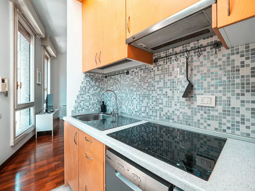 Immagine 4 di Appartamento in affitto  in Via della Chiusa a Milano