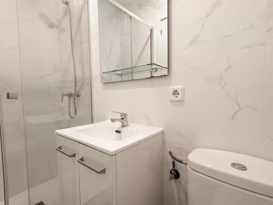 Immagine 5 di Camera in affitto  in Calle de Juan Álvarez Mendizábal a Madrid