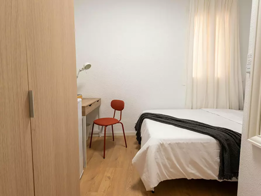 Immagine 3 di Camera in affitto  in Calle de Juan Álvarez Mendizábal a Madrid