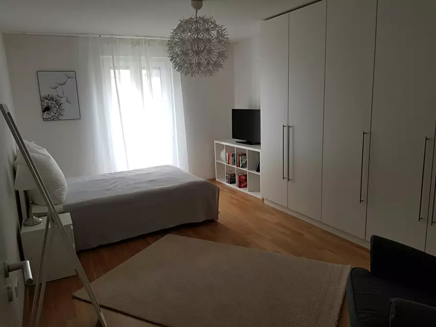 Immagine 5 di Appartamento in affitto  in Lahnstraße a Frankfurt am Main