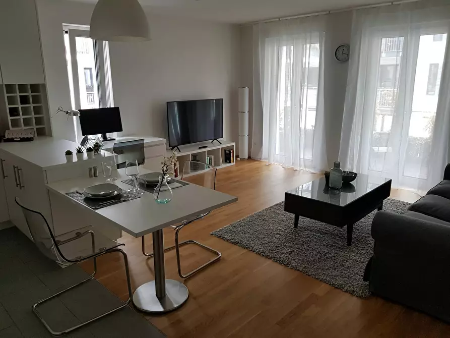 Immagine 2 di Appartamento in affitto  in Lahnstraße a Frankfurt am Main