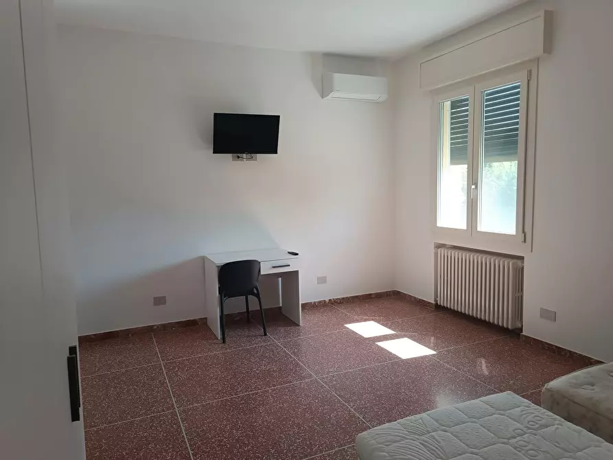 Immagine 5 di Camera in affitto  in Via Romita a Bologna