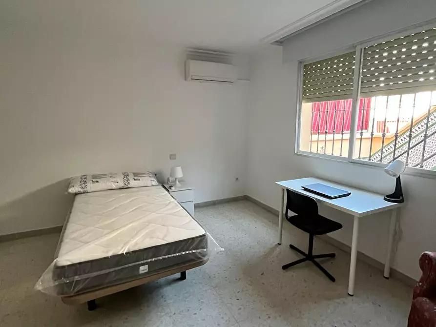 Immagine 8 di Camera in affitto  in Calle Grandola a Dos Hermanas