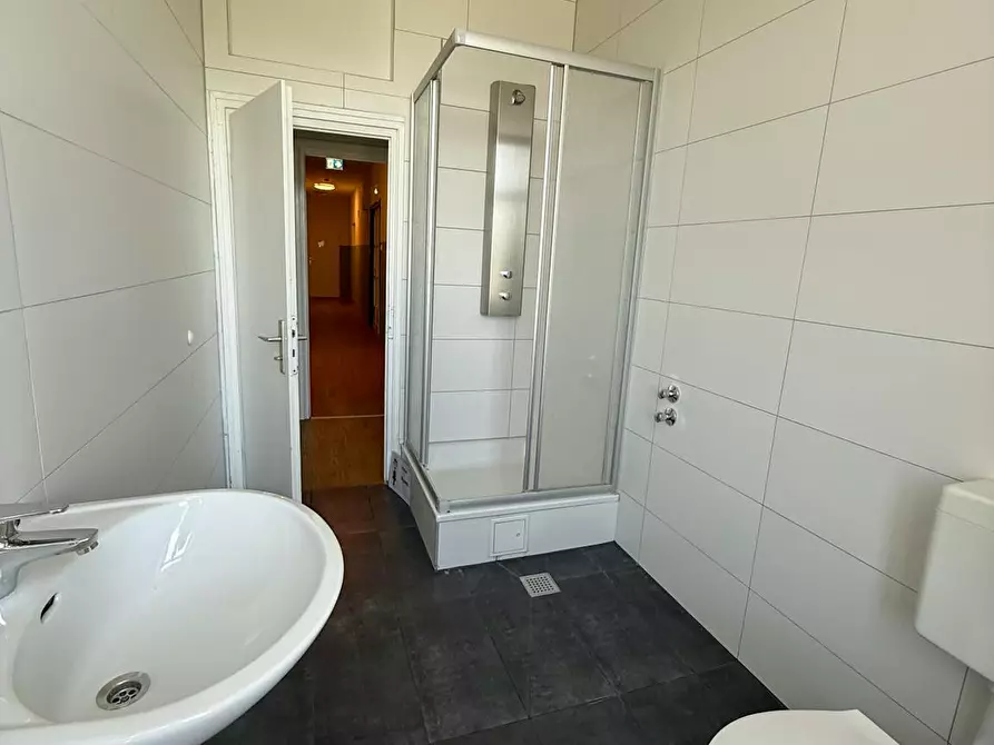 Immagine 3 di Camera in affitto  in Bayerstraße a München