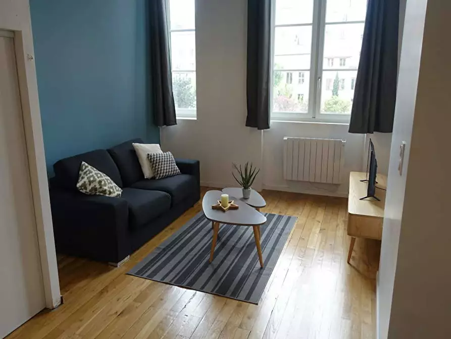 Immagine 2 di Camera in affitto  in Rue Royet a Caluire-et-Cuire