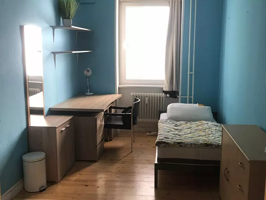 Immagine 1 di Camera in affitto  in Karl-Marx-Platz a Berlin
