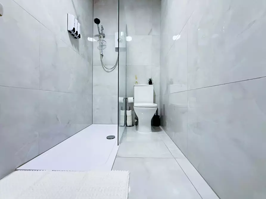 Immagine 8 di Appartamento in affitto  in Church Lane a 