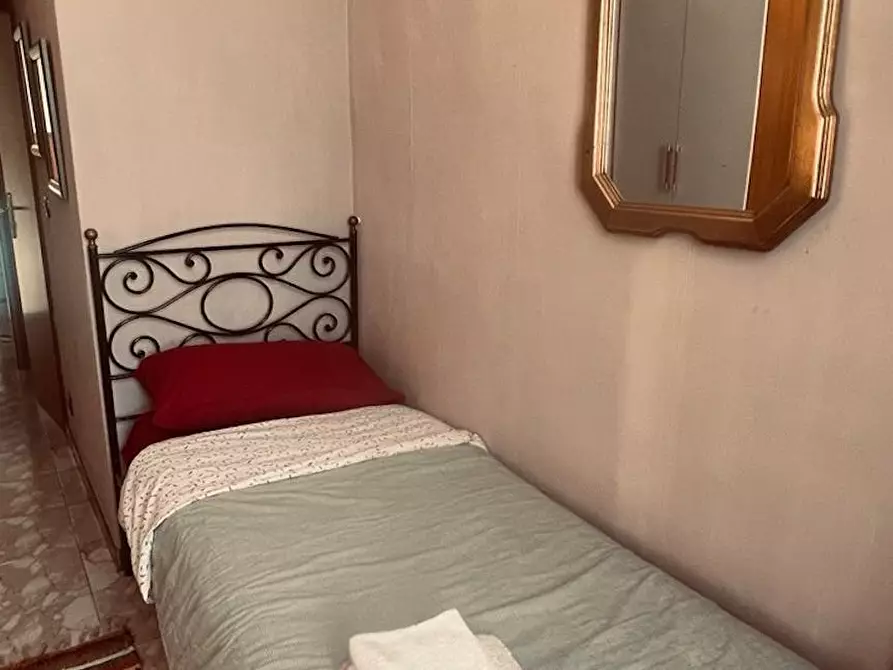 Immagine 6 di Camera in affitto  in Via Principessa Clotilde a Torino