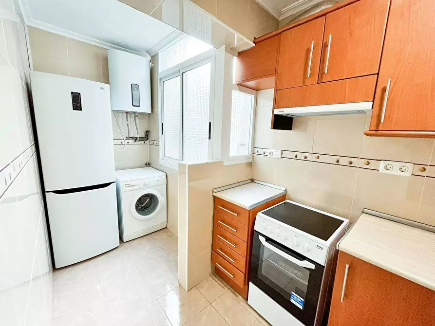 Immagine 1 di Camera in affitto  in Carrer del Mestre Falla a Castellon De La Plana/Castello De La Pla