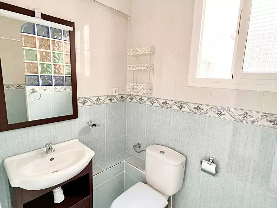 Immagine 3 di Camera in affitto  in Carrer del Mestre Falla a Castellon De La Plana/Castello De La Pla