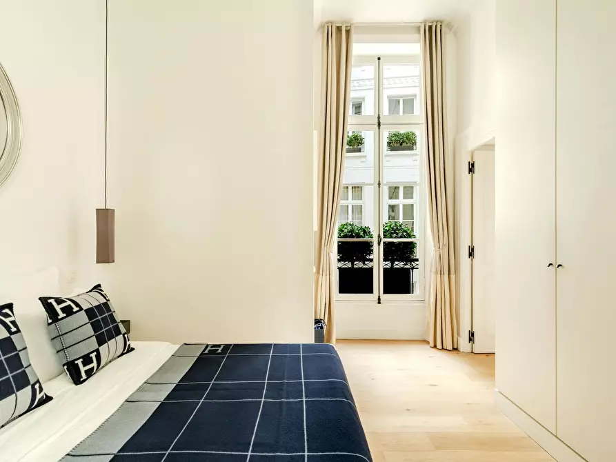 Immagine 8 di Appartamento in affitto  in Rue Saint-Honoré a Paris