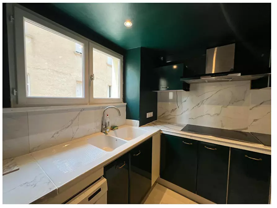 Immagine 3 di Camera in affitto  in Rue de la Vierge a Nîmes