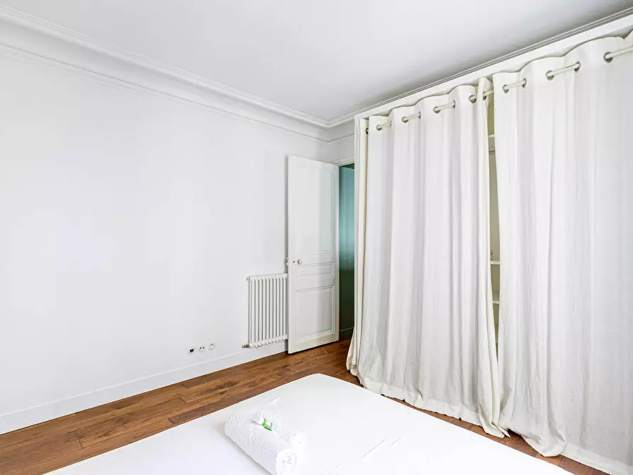 Immagine 8 di Appartamento in affitto  in Rue Lepic a Paris 18