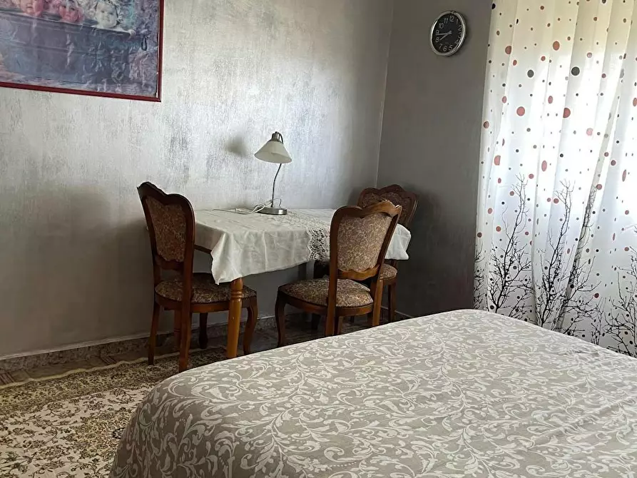 Immagine 2 di Camera in affitto  in Via Avola a Roma