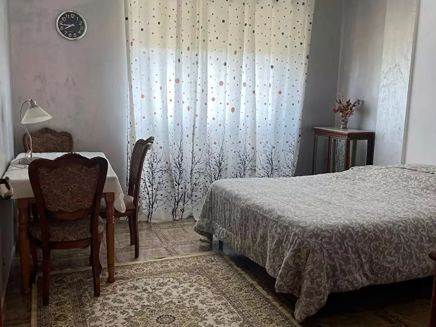 Immagine 1 di Camera in affitto  in Via Avola a Roma