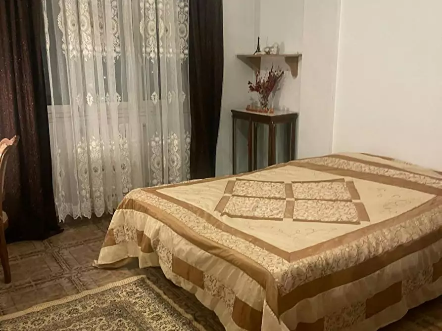 Immagine 2 di Camera in affitto  in Via Avola a Roma