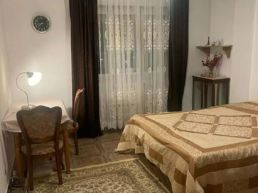 Immagine 1 di Camera in affitto  in Via Avola a Roma