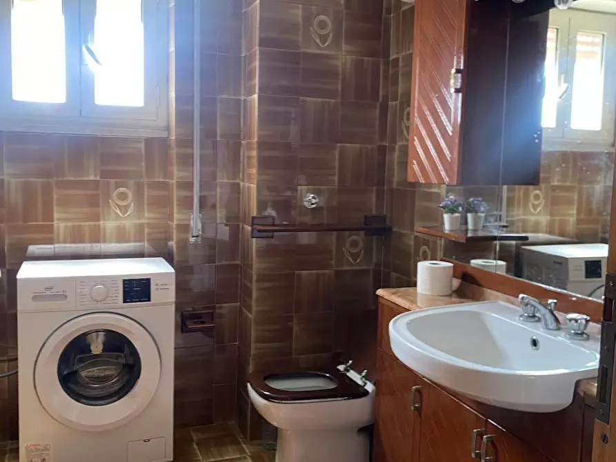 Immagine 5 di Camera in affitto  in Via Avola a Roma