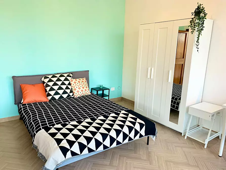 Immagine 1 di Camera in affitto  in Viale Francesco Redi a Firenze