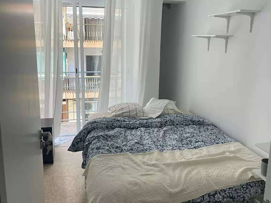 Immagine 1 di Camera in affitto  in Carrer del Comte Ronrée a Sedavi