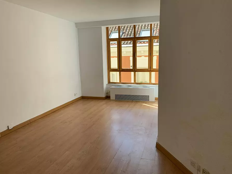 Immagine 1 di Appartamento in affitto  in Calle de San Bernardo a Madrid