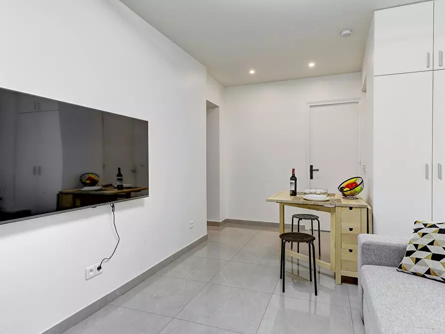 Immagine 8 di Appartamento in affitto  in Rue du Théâtre a Paris