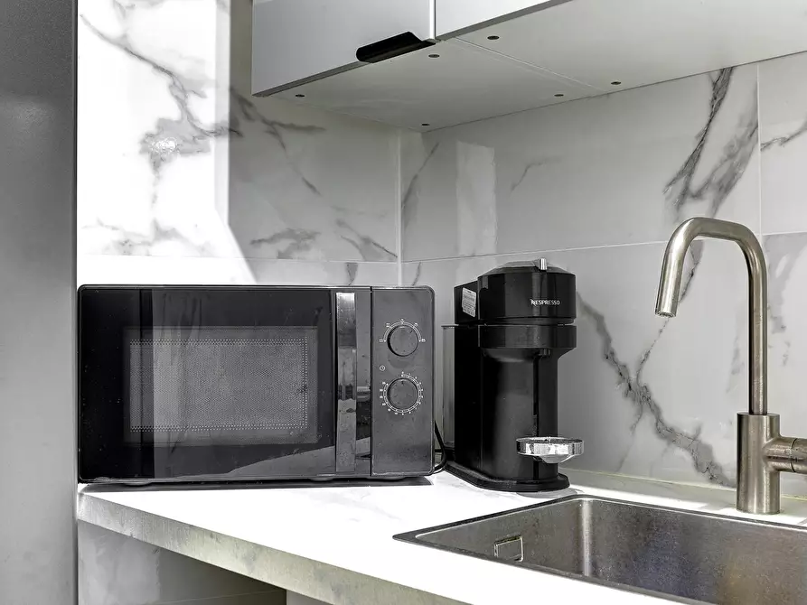 Immagine 9 di Appartamento in affitto  in Rue du Théâtre a Paris