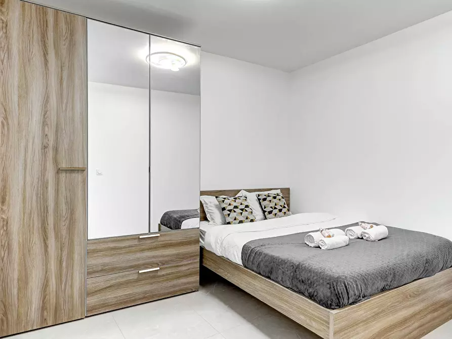 Immagine 3 di Appartamento in affitto  in Rue du Théâtre a Paris