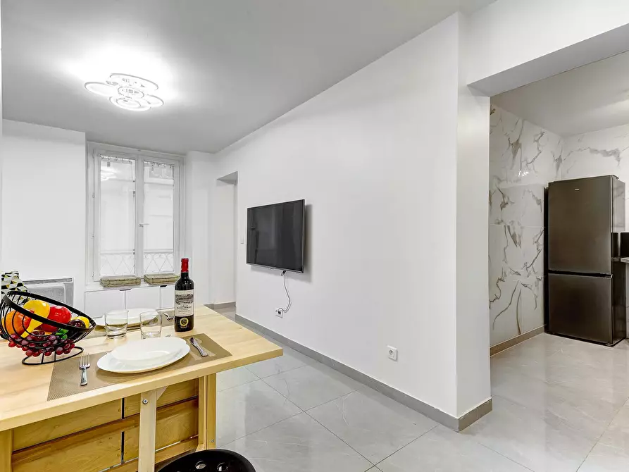 Immagine 5 di Appartamento in affitto  in Rue du Théâtre a Paris