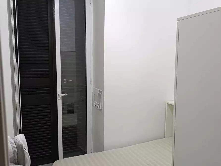 Immagine 1 di Camera in affitto  in Vico Vetriera Vecchia a Napoli