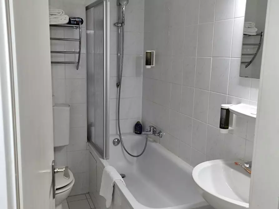 Immagine 4 di Appartamento in affitto  in Augsburgerstraße a München