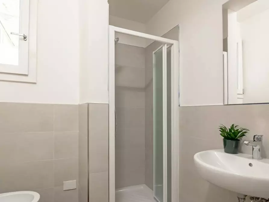 Immagine 3 di Camera in affitto  in Via del Ponte all'Asse a Firenze