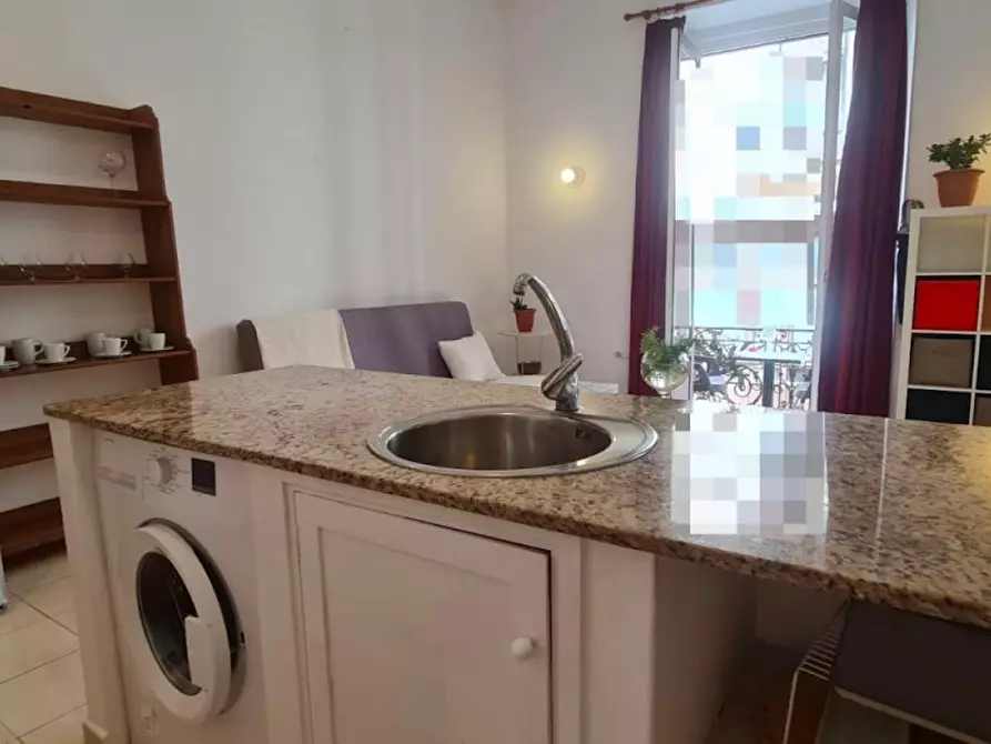 Immagine 6 di Appartamento in affitto  in Carrer Nou de la Rambla a Barcelona