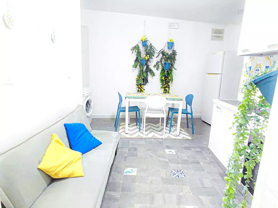 Immagine 2 di Appartamento in affitto  in Vico I Gravina a Napoli