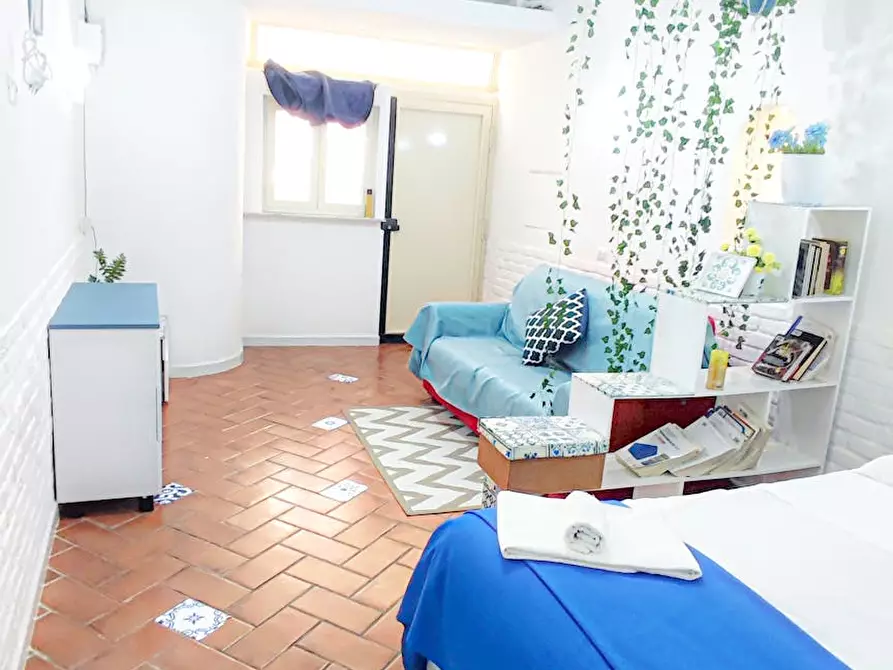 Immagine 1 di Appartamento in affitto  in Vico I Gravina a Napoli