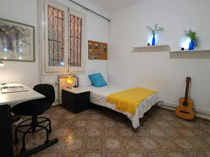 Immagine 1 di Camera in affitto  in La Rambla a Barcelona