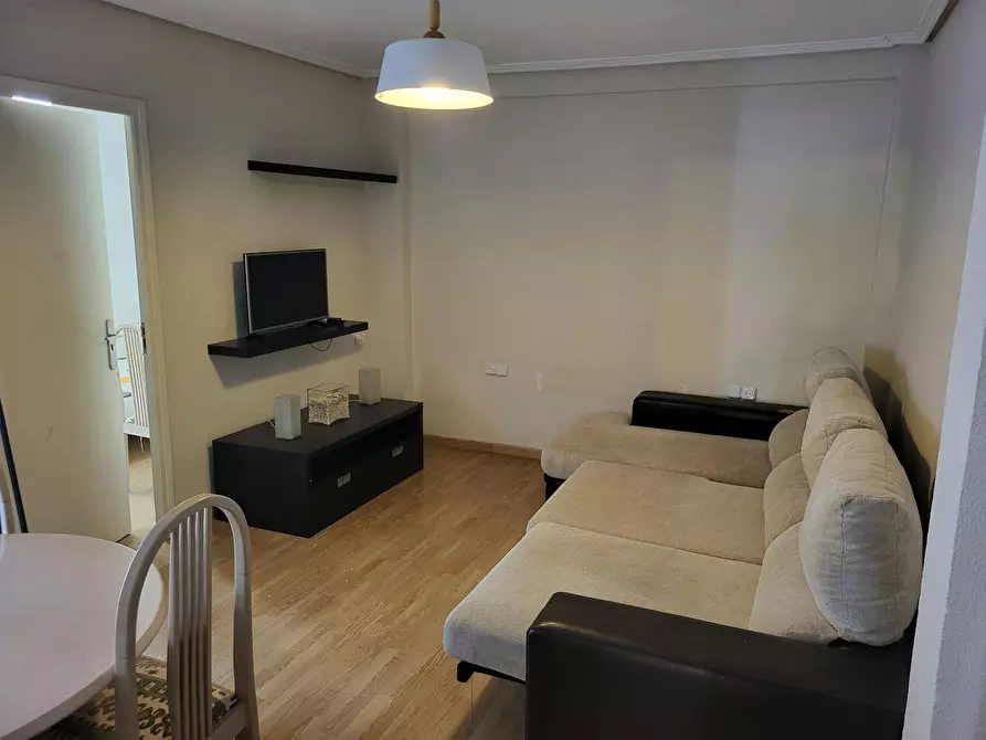 Immagine 3 di Camera in affitto  in Carrer Gabriel y Galán a Elx/Elche