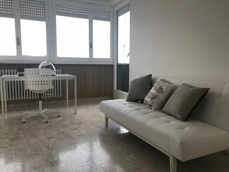 Immagine 4 di Camera in affitto  in Viale Lombardia a Castellanza