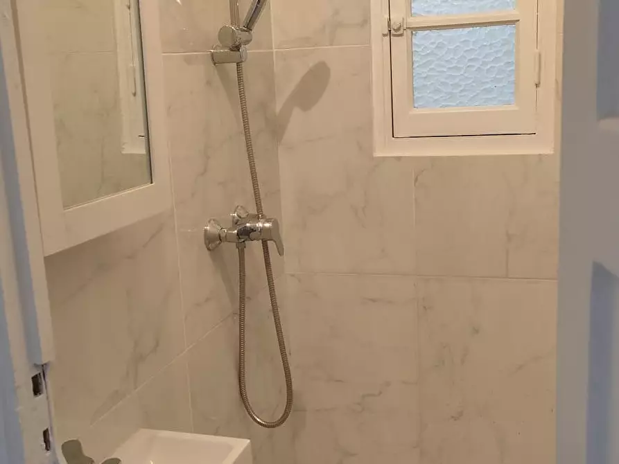 Immagine 5 di Camera in affitto  in Grand Rue a Nîmes