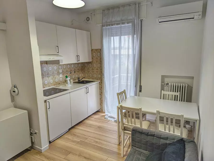 Immagine 3 di Appartamento in affitto  in Via Ulisse Dini a Padova