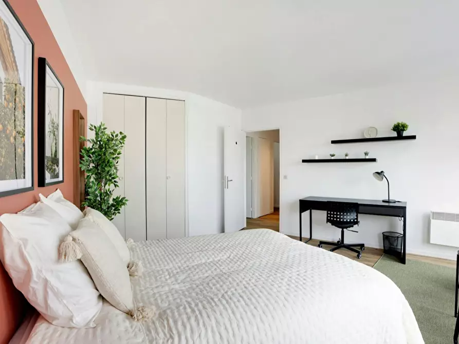 Immagine 2 di Camera in affitto  in Rue de l'Abreuvoir a Courbevoie