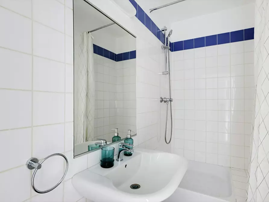 Immagine 10 di Camera in affitto  in Rue de l'Abreuvoir a Courbevoie