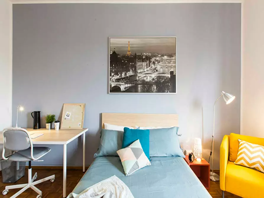 Immagine 4 di Camera in affitto  in Via dei Mandorli a Buccinasco