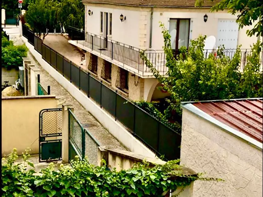 Immagine 1 di Camera in affitto  in Boulevard Jean Jaurès a Houilles